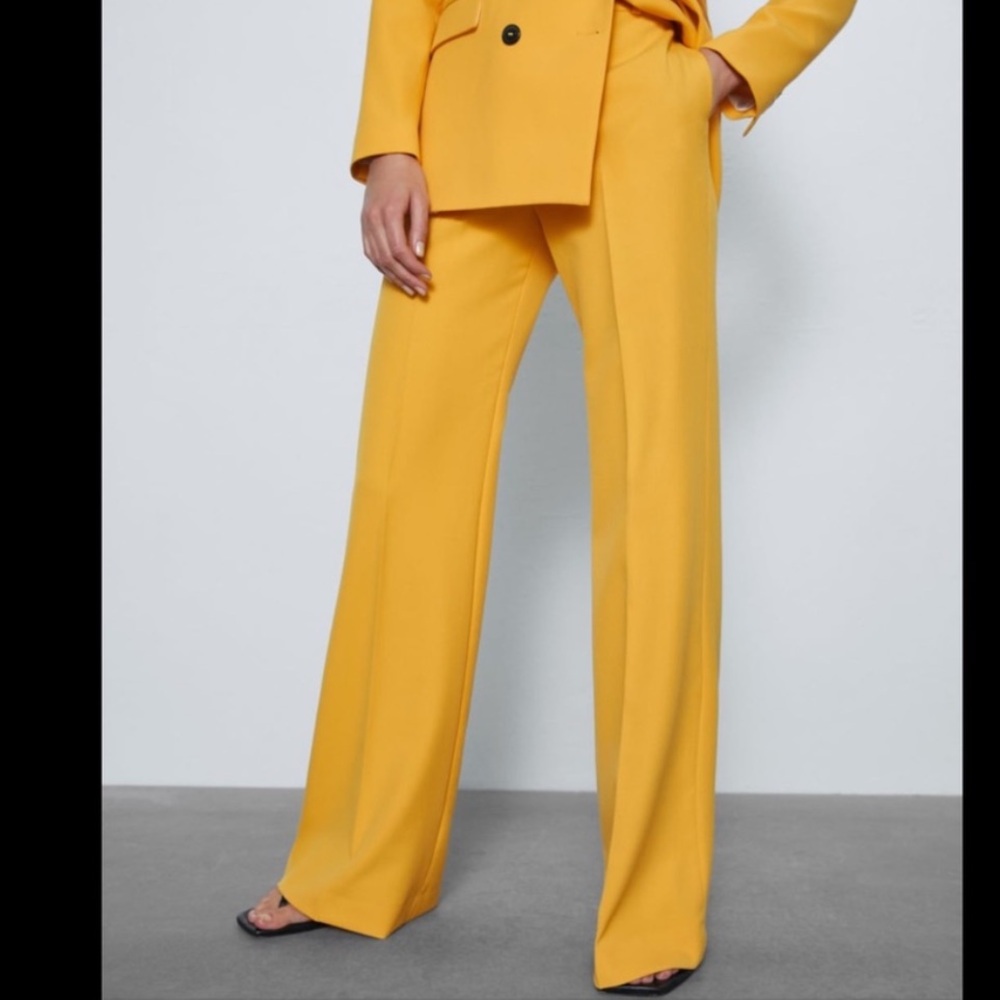 Zara Yellow Double-Breasted Women's Suit - Picture 5 of 11